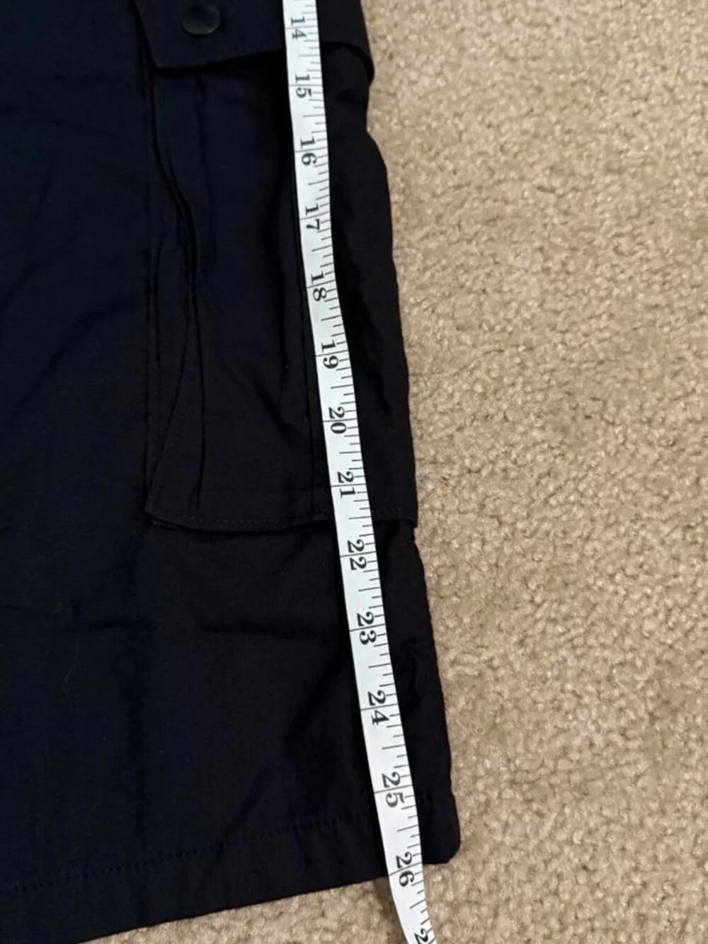Levi’s Black Cargo Shorts (Approx. 36x11): Levi’s...